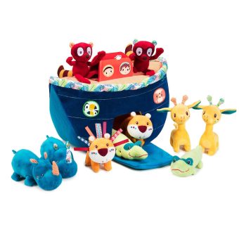 Mehka igrača za otroke stare od leta in pol dalje v obliki noetove barke s petimi pari živali.